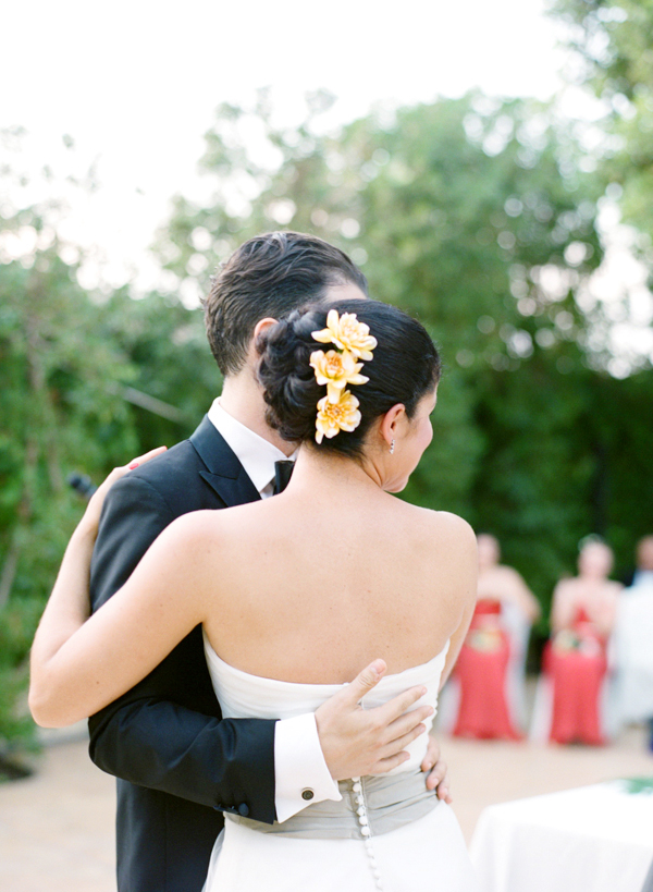 coral-and-yellow-beach-wedding