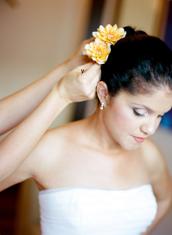 coral-and-yellow-beach-wedding