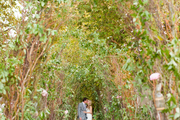 graceful-garden-wedding-at-shady