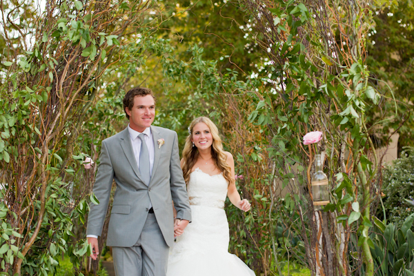 graceful-garden-wedding-at-shady