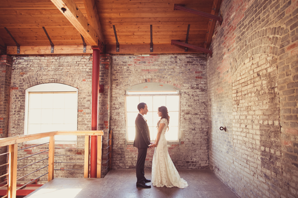 industrial-wedding-with-pink-and-peach