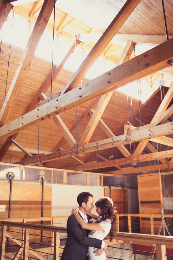 industrial-wedding-with-pink-and-peach