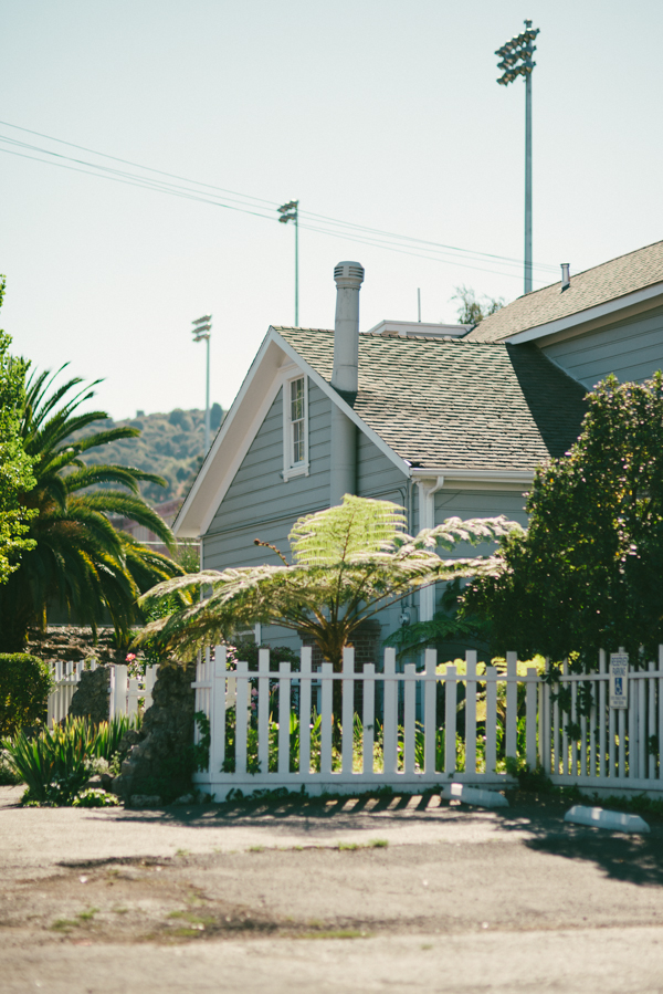 peach-wedding-at-the-old-homestead