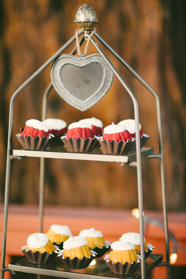 peach-wedding-at-the-old-homestead
