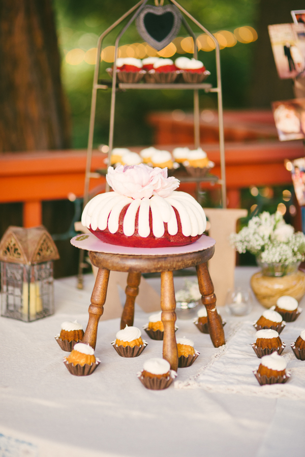 peach-wedding-at-the-old-homestead