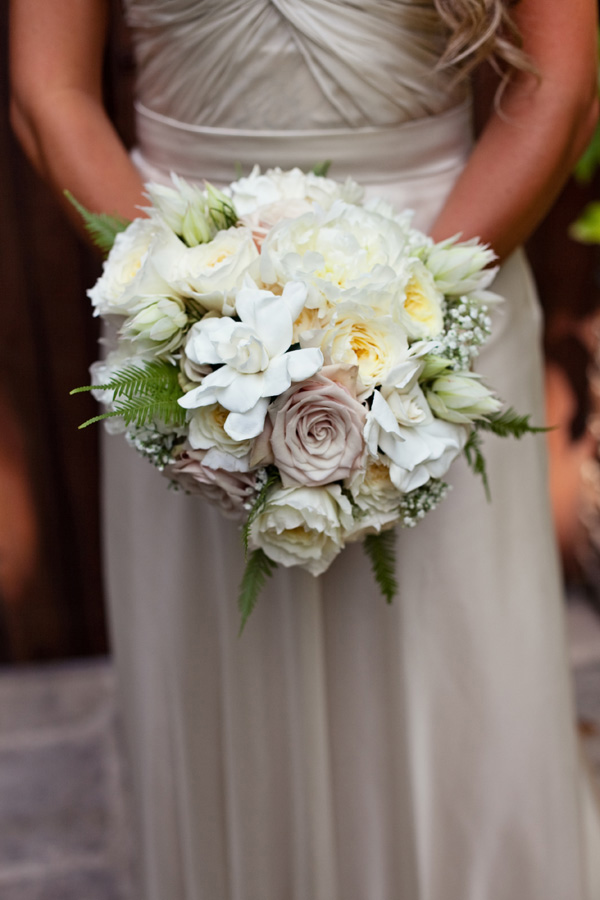 romantic-courtyard-wedding-at-the