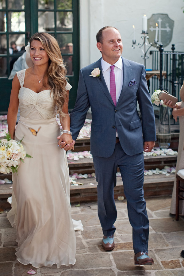 romantic-courtyard-wedding-at-the