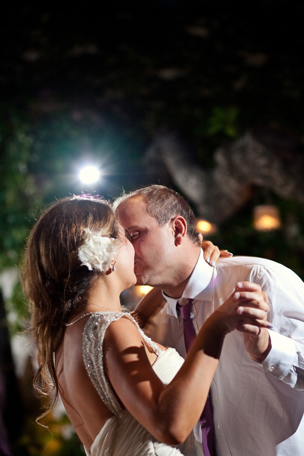 romantic-courtyard-wedding-at-the