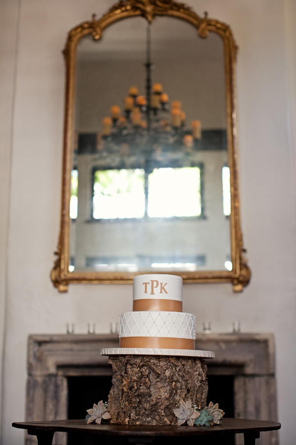 romantic-courtyard-wedding-at-the