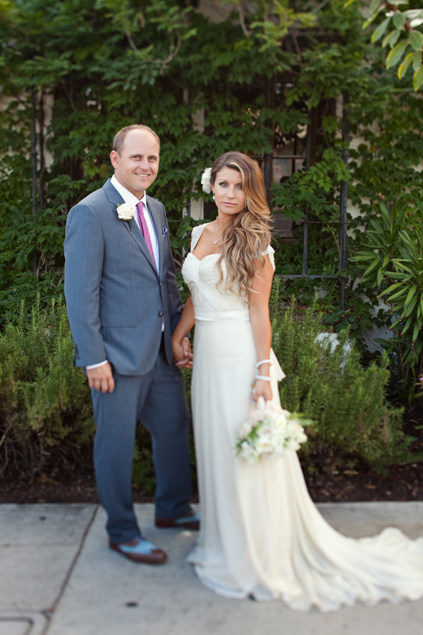 romantic-courtyard-wedding-at-the
