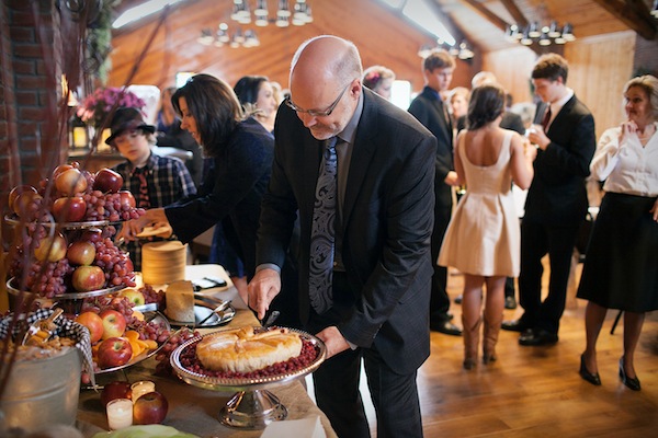 rustic-autumn-wedding-in-minnesota