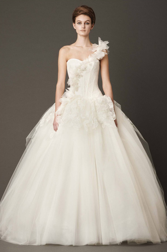 Vera Wang All About Lace Fall 2013 Bridal Collection