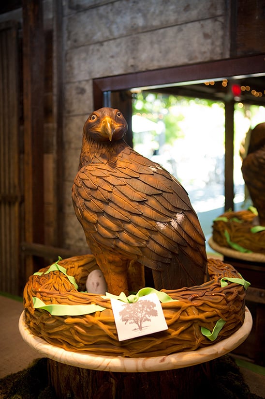 birds of prey wedding cake