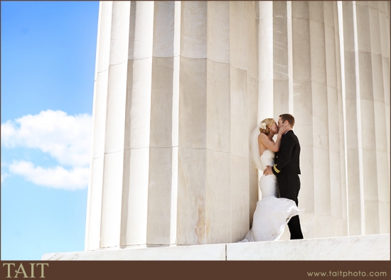 photo of bride and groom at national memorial