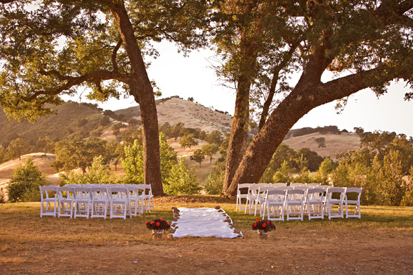 chic-vintage-outdoor-wedding