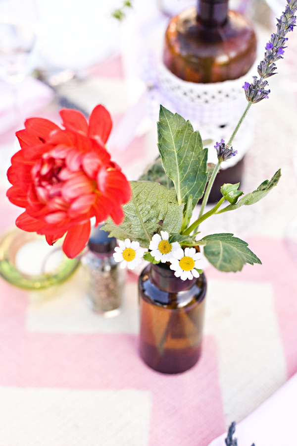chic-vintage-outdoor-wedding