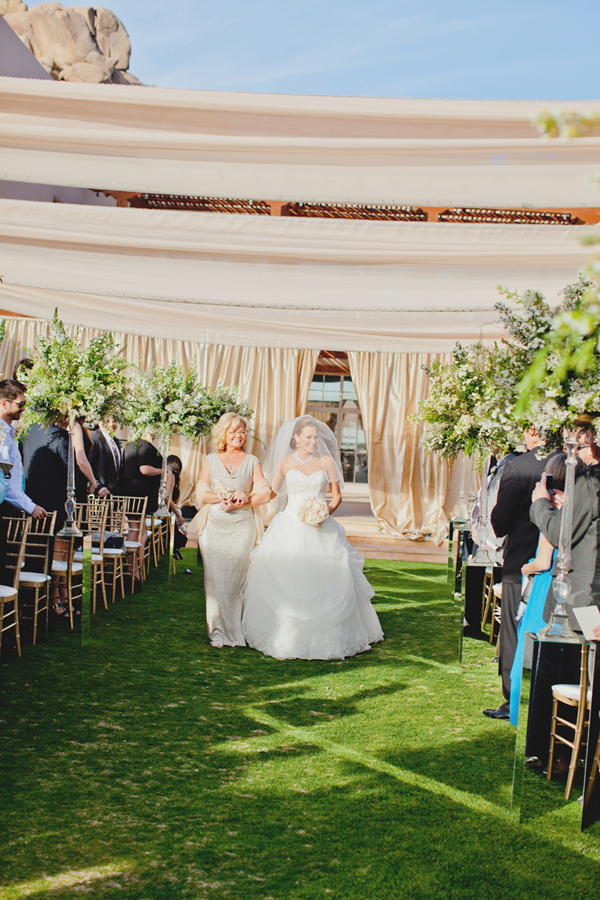 enchanting-gold-desert-wedding