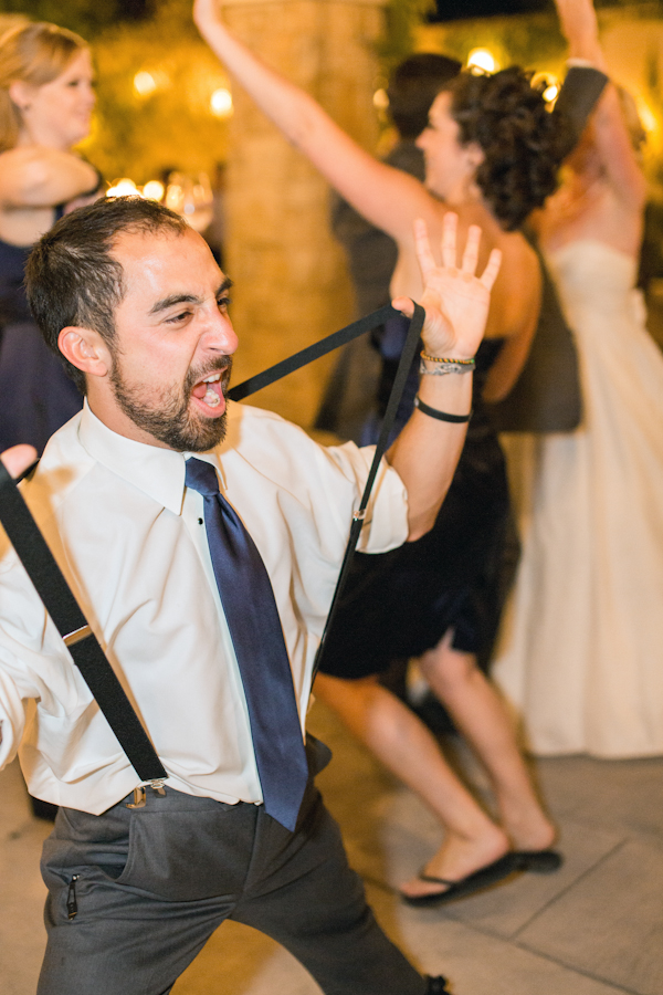 navy-blue-summer-wedding-at-green