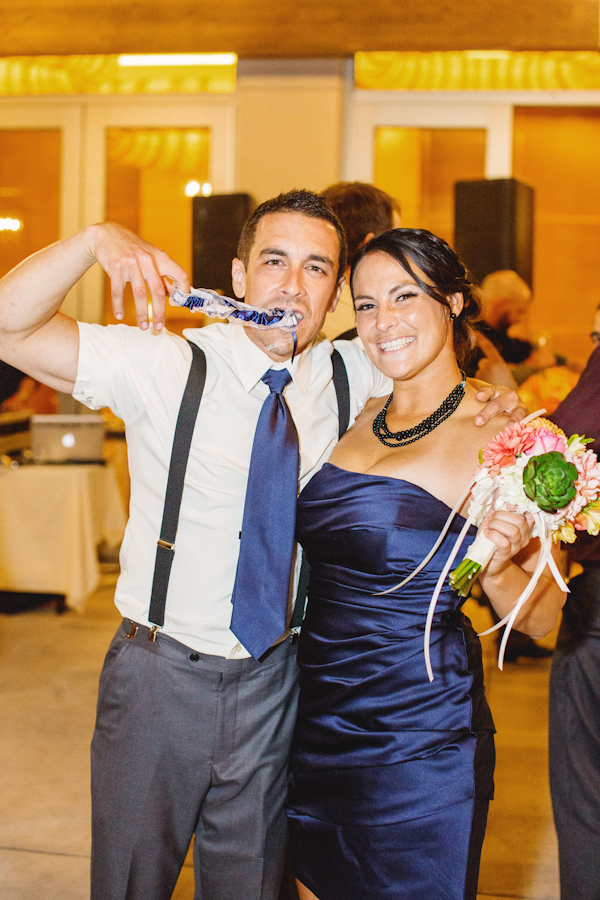 navy-blue-summer-wedding-at-green
