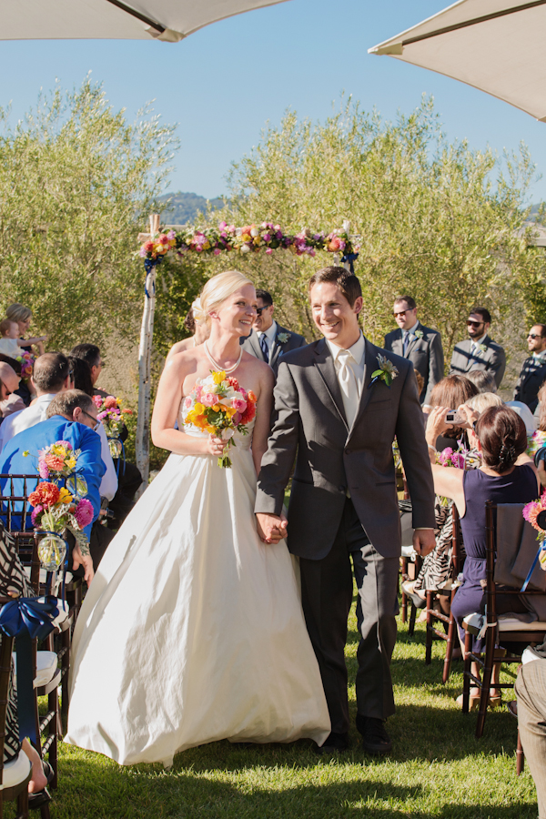 navy-blue-summer-wedding-at-green
