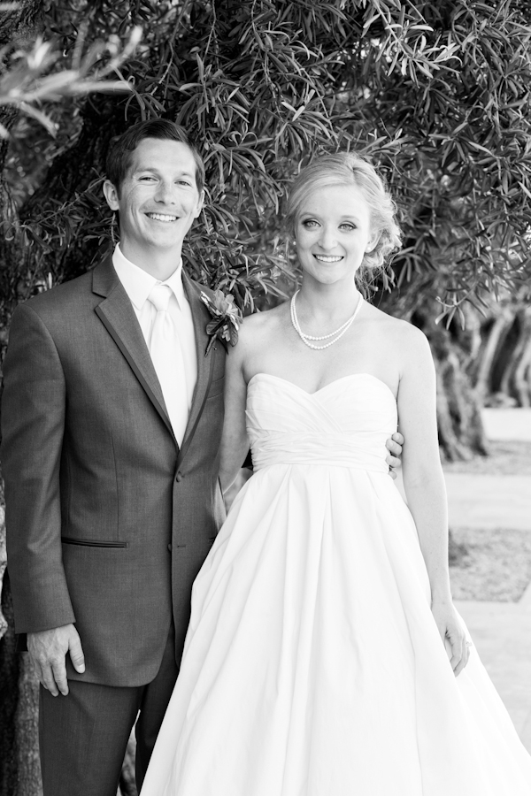 navy-blue-summer-wedding-at-green