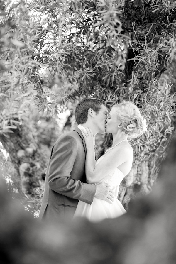 navy-blue-summer-wedding-at-green