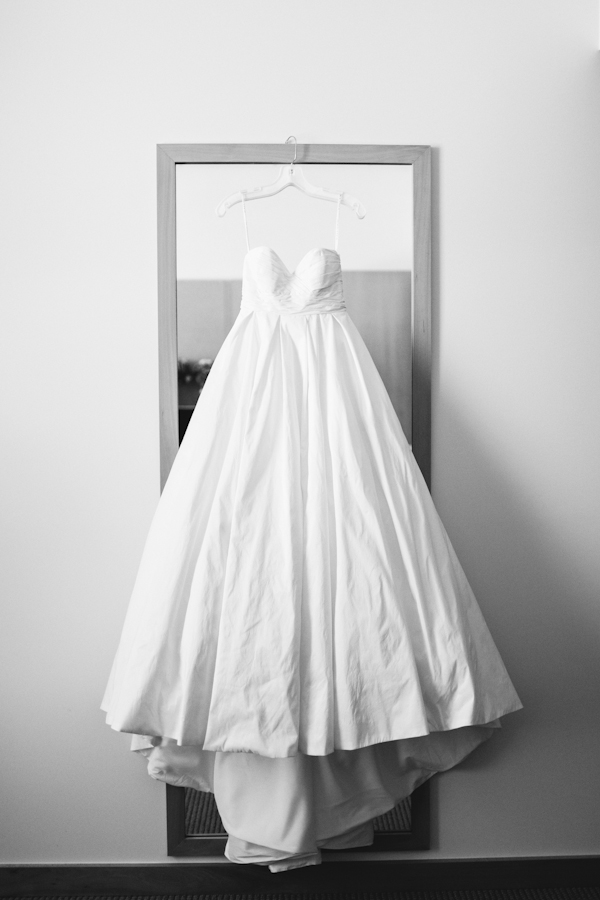 navy-blue-summer-wedding-at-green