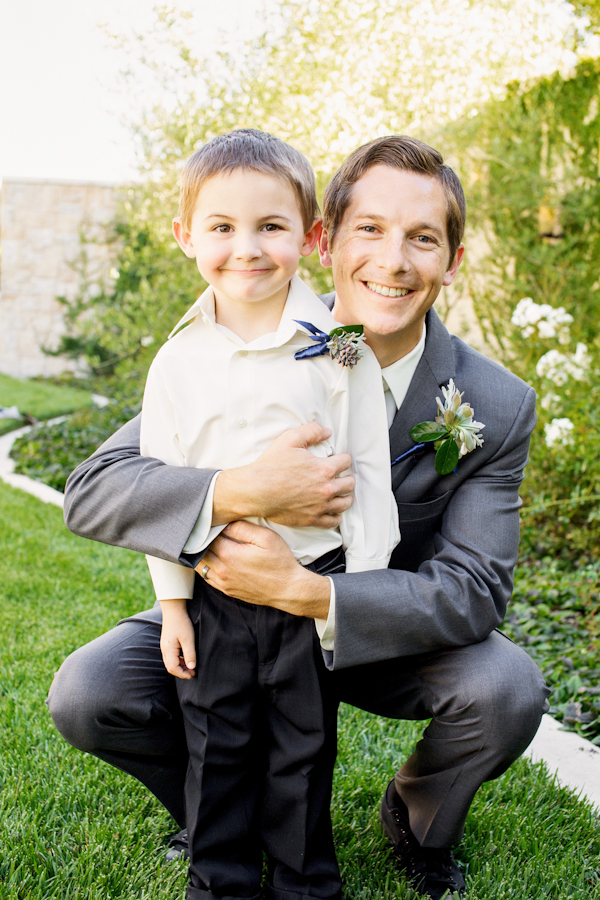 navy-blue-summer-wedding-at-green