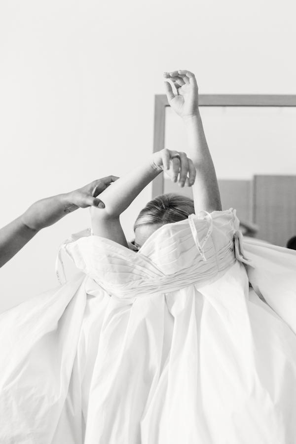 navy-blue-summer-wedding-at-green