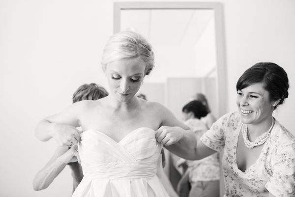navy-blue-summer-wedding-at-green