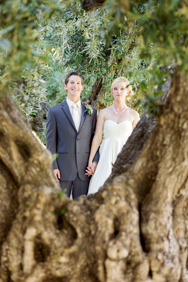 navy-blue-summer-wedding-at-green