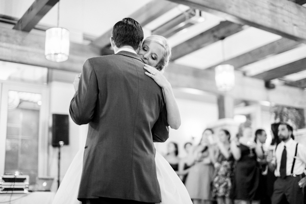 navy-blue-summer-wedding-at-green
