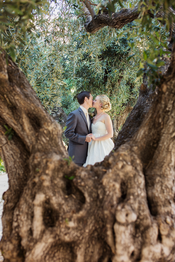 navy-blue-summer-wedding-at-green