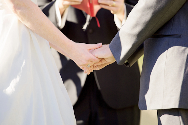 navy-blue-summer-wedding-at-green
