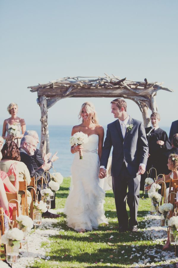 rustic-beach-to-barn-wedding