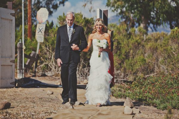 rustic-beach-to-barn-wedding