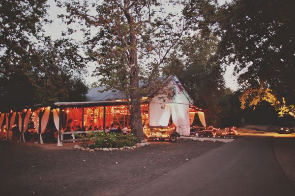 rustic-beach-to-barn-wedding