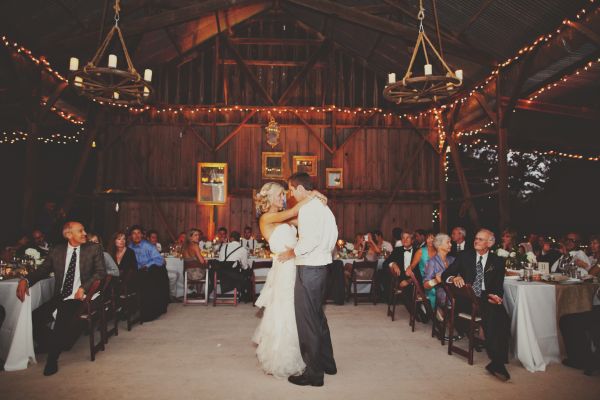 rustic-beach-to-barn-wedding