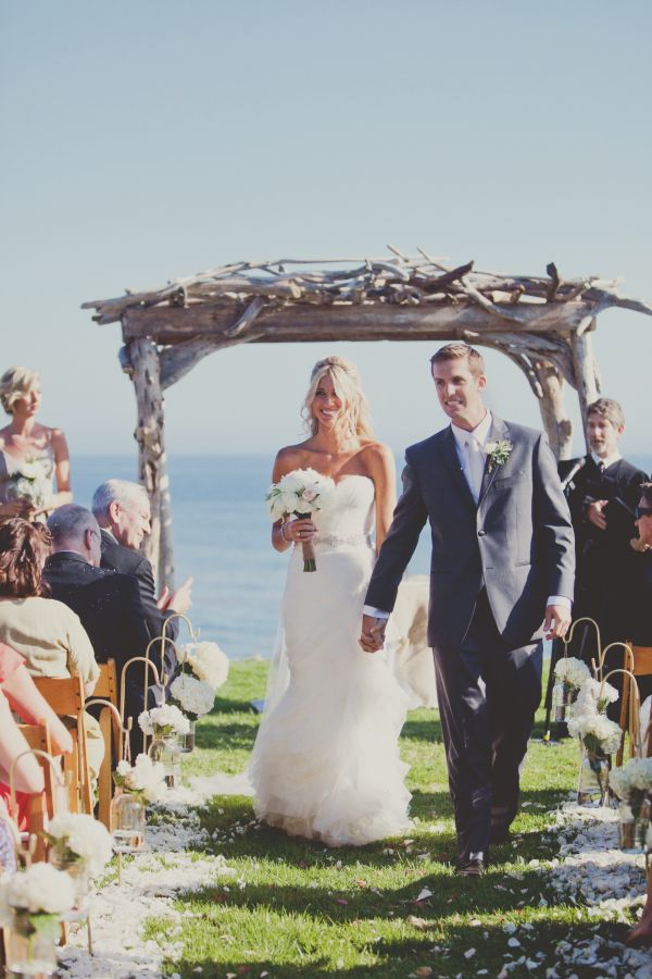 rustic-beach-to-barn-wedding