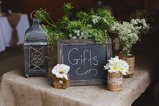 rustic gift table ideas