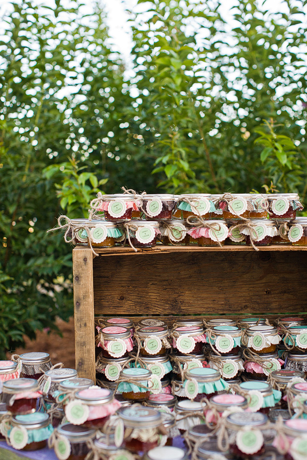 rustic-diy-backyard-wedding