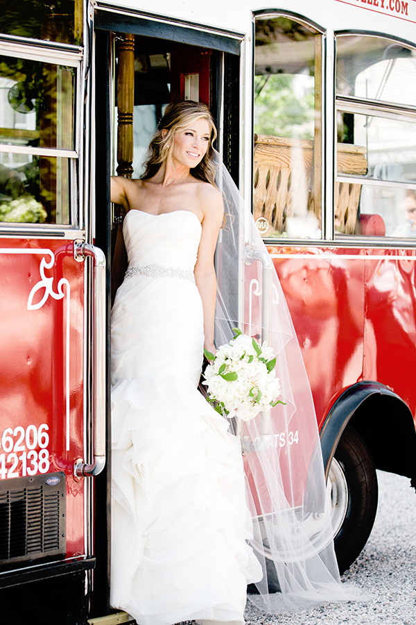 vintage-chic-vineyard-wedding