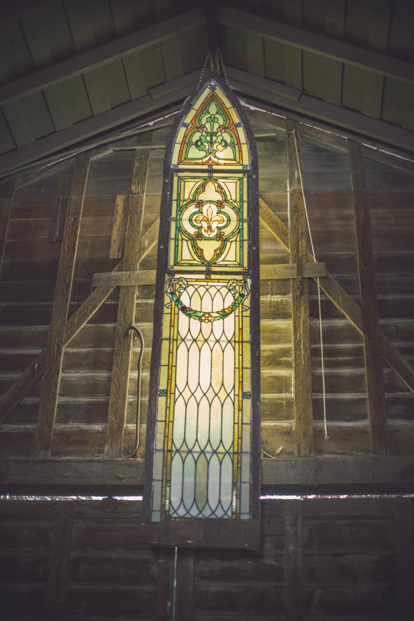 vintage-european-inspired-barn-wedding