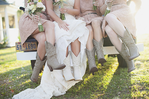 whimsical-campground-wedding