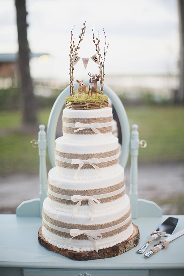 whimsical-campground-wedding