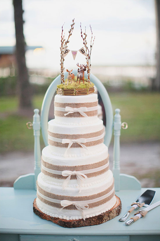 rustic wedding cake from Cakes by Maggi