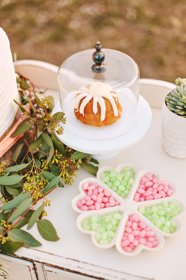 whimsical-coral-and-mint-wedding