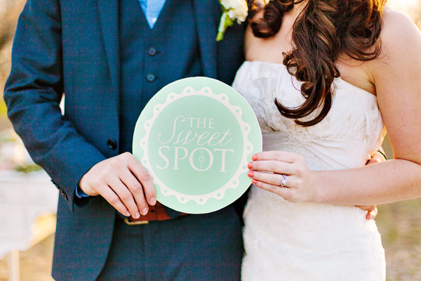 whimsical-coral-and-mint-wedding