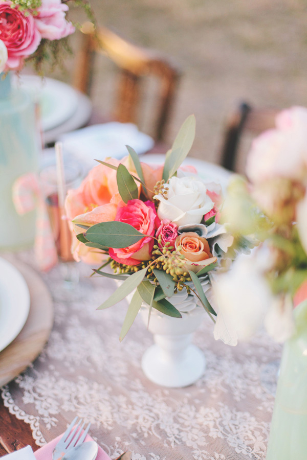 whimsical-coral-and-mint-wedding
