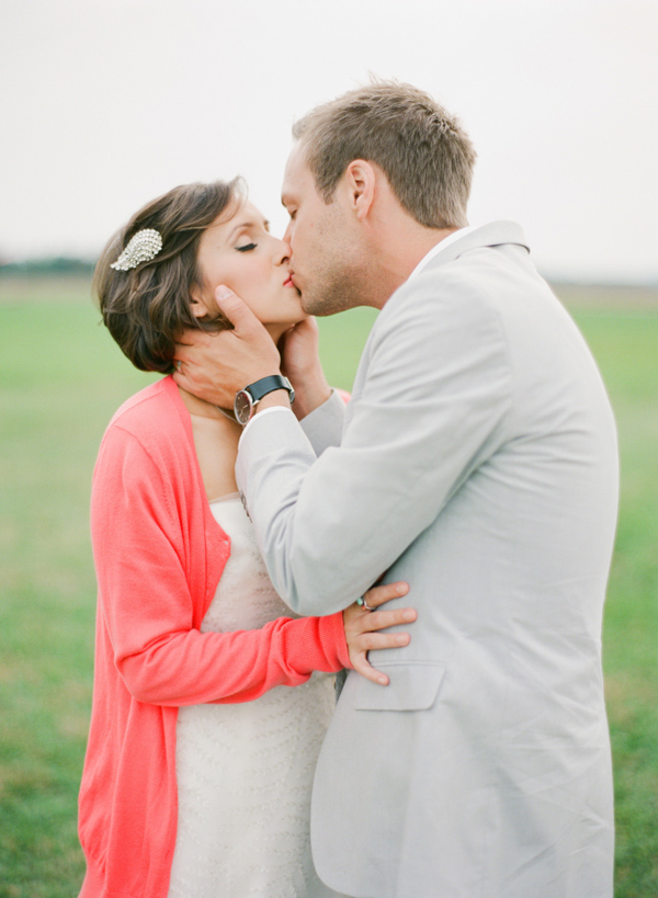chic-dairy-farm-wedding-in-pink-and-gray